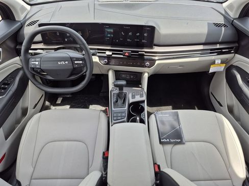 Certified 2026 Kia Sportage EX w/ EX Panorama Roof Package FWD image 15