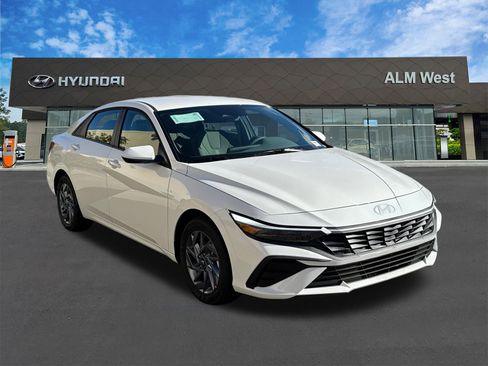 New 2026 Hyundai Elantra Blue image 3