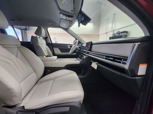 Certified 2025 Hyundai Santa Fe SEL image 29
