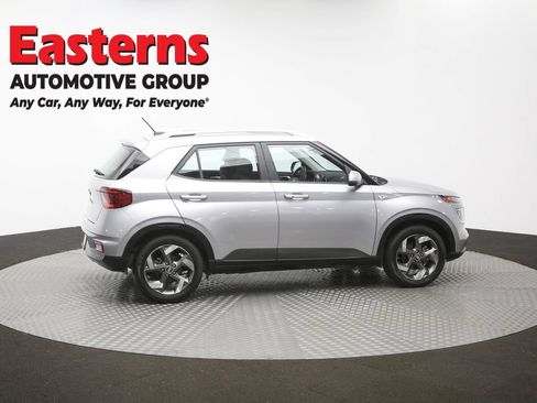 Used 2024 Hyundai Venue SEL FWD image 43