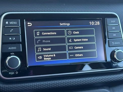 Certified 2025 Nissan Kicks Play S image 32