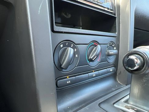 Used 2006 Ford Mustang GT RWD image 19