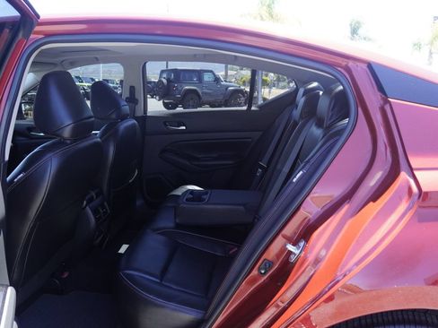 Used 2023 Nissan Altima 2.0 SR FWD image 27