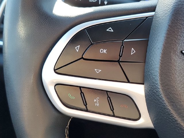 Used 2025 Chrysler Pacifica Select FWD image 15