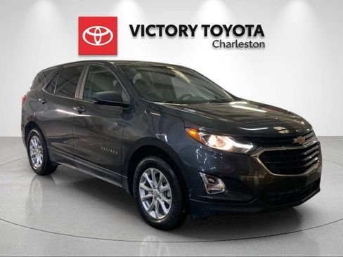 Used 2021 Chevrolet Equinox LS w/ LS Convenience Package AWD/4WD image 5