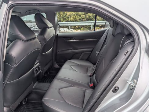 Used 2022 Toyota Camry XSE image 14