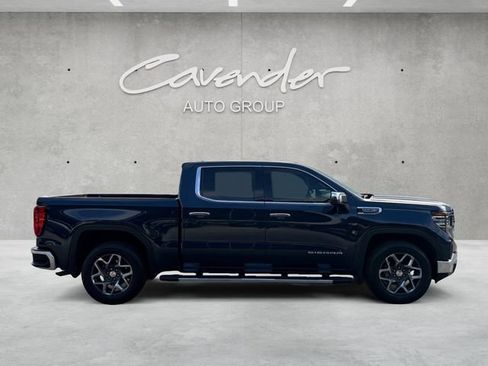 Used 2022 GMC Sierra 1500 SLT w/ SLT Convenience Package image 17