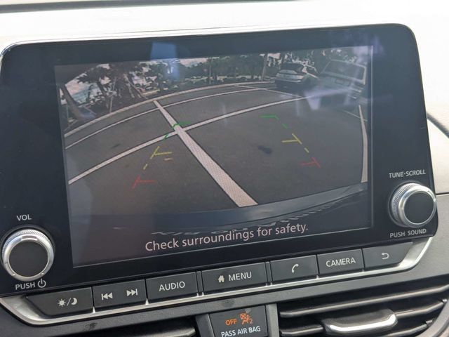 Used 2025 Nissan Altima 2.5 SV FWD image 19