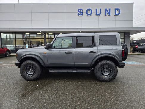 New 2025 Ford Bronco Badlands image 8