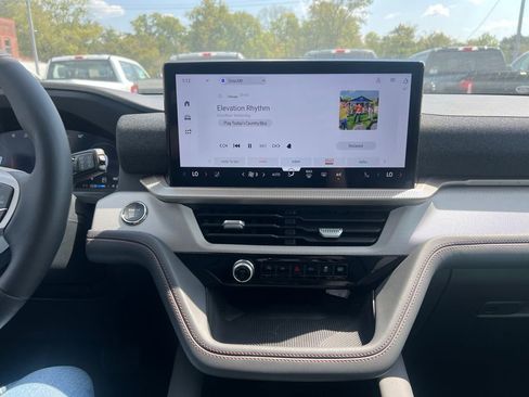 New 2025 Ford Explorer Active w/ Active Comfort Package image 27