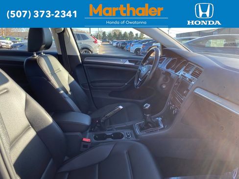 Used 2018 Volkswagen Golf Alltrack S image 19