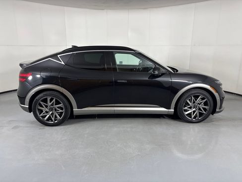Used 2023 Genesis GV60 Advanced AWD/4WD image 9
