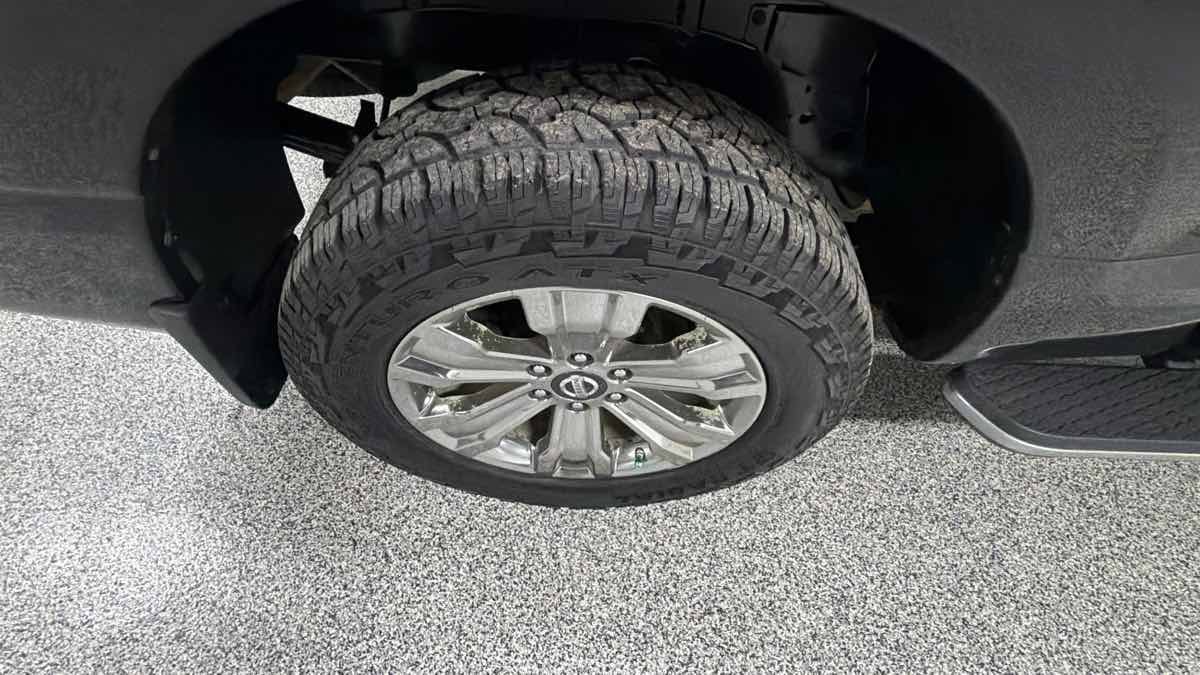 Used 2018 Nissan Titan SL w/ Texas Titan Edition AWD/4WD image 40