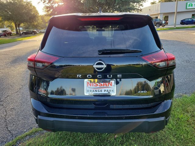 Used 2024 Nissan Rogue S AWD/4WD image 8