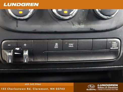 Used 2013 RAM 2500 Tradesman w/ Chrome Appearance Group AWD/4WD image 18
