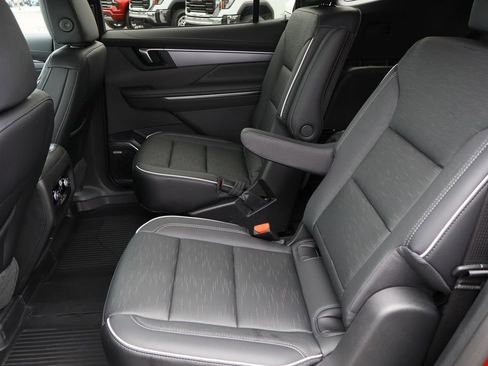 Certified 2026 Buick Enclave Sport Touring w/ Power Package image 26