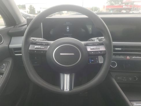 Used 2025 Hyundai Sonata SEL FWD image 11