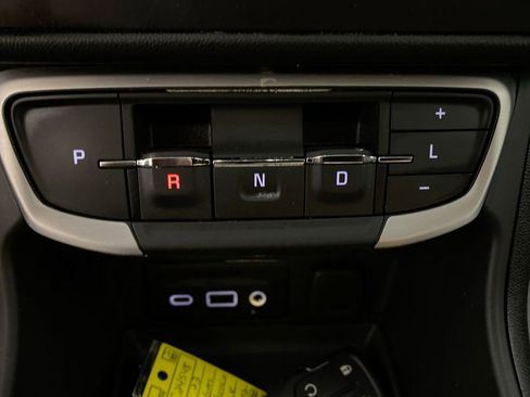 Used 2023 GMC Terrain SLE w/ Driver Convenience Package image 19