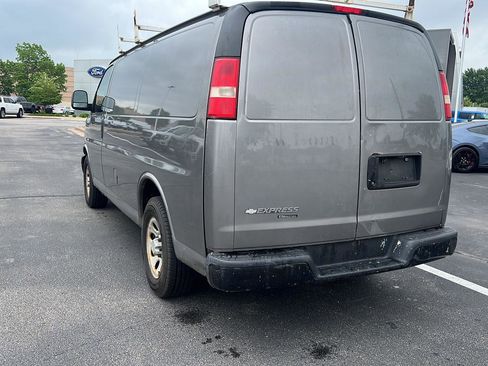 Used 2012 Chevrolet Express 1500 RWD image 22