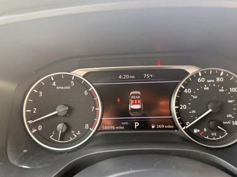 Used 2024 Nissan Rogue S AWD/4WD image 19