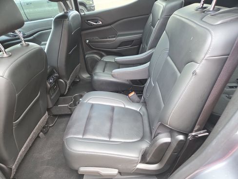 Used 2021 GMC Acadia SLT w/ Elevation Edition image 12