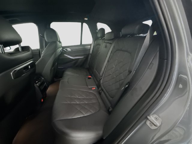Used 2024 BMW X5 sDrive40i RWD image 24