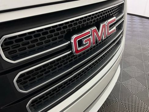 Used 2016 GMC Acadia SLT w/ Premium Edition FWD image 11