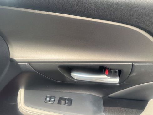 Used 2024 Toyota Grand Highlander XLE FWD image 7