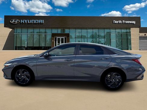 New 2026 Hyundai Elantra SEL Sport Premium FWD image 3