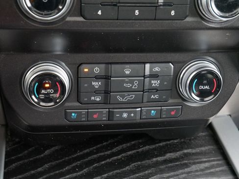 Used 2020 Ford F150 Platinum w/ Equipment Group 701A Luxury image 24