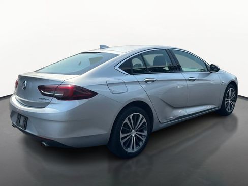 Used 2018 Buick Regal Preferred FWD image 3