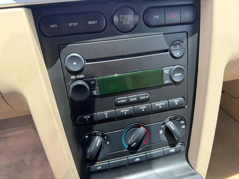 Used 2005 Ford Mustang GT RWD image 16