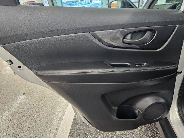 Used 2020 Nissan Rogue S AWD/4WD image 25