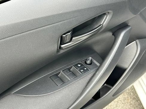 Used 2023 Toyota Corolla LE w/ LE Convenience Package FWD image 19