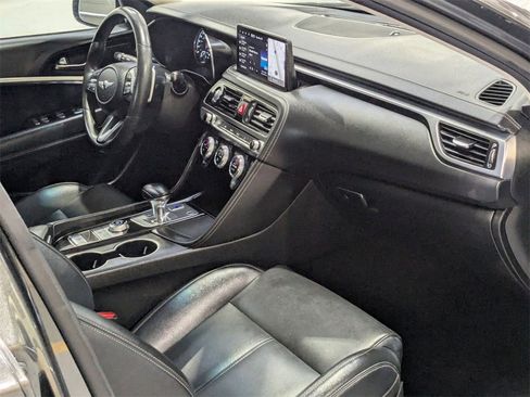 Used 2023 Genesis G70 2.0T image 31