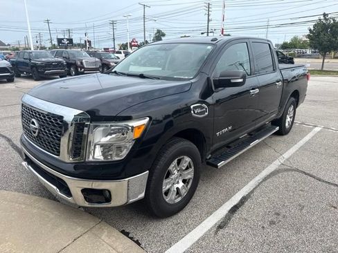 Used 2017 Nissan Titan SV AWD/4WD image 4