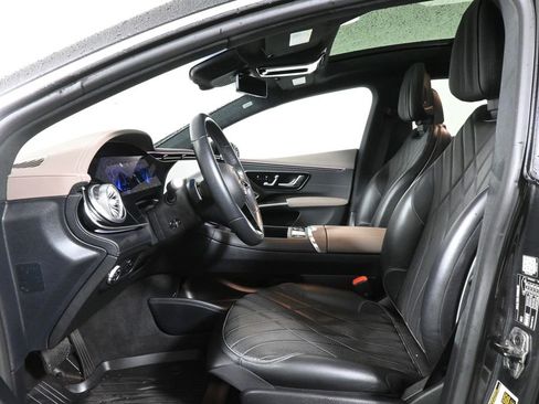 Used 2023 Mercedes-Benz EQS 580 580 image 3