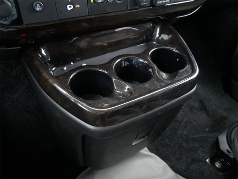 Used 2018 GMC Savana 2500 w/ Enhanced Convenience Package image 35