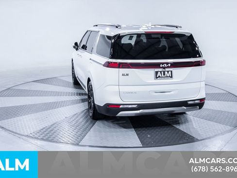 Used 2024 Kia Carnival SX Prestige image 9