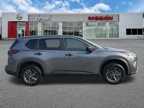 Used 2026 Nissan Rogue S FWD image 8