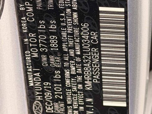 Used 2020 Hyundai Venue SE image 23