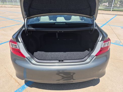 Used 2012 Toyota Camry XLE w/ Leather Pkg FWD image 26