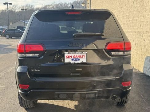 Used 2020 Jeep Grand Cherokee Altitude image 10