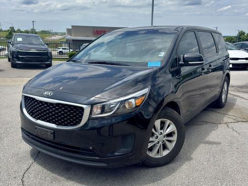 Used 2017 Kia Sedona L FWD image 1