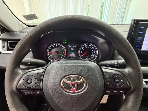 Used 2021 Toyota RAV4 LE w/ Carpet Mat Package (TMS) AWD/4WD image 27