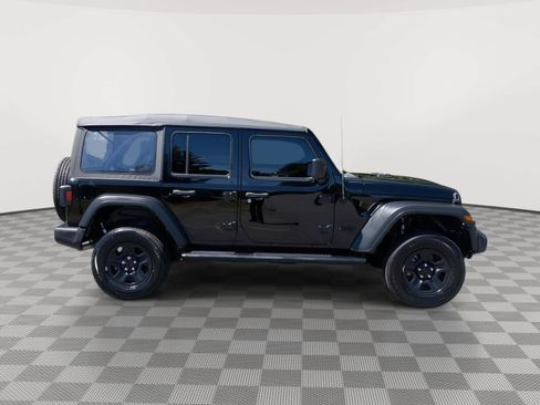 Used 2022 Jeep Wrangler Unlimited Sport AWD/4WD image 6
