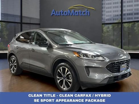 Used 2022 Ford Escape SE w/ SE Sport Appearance Package image 1