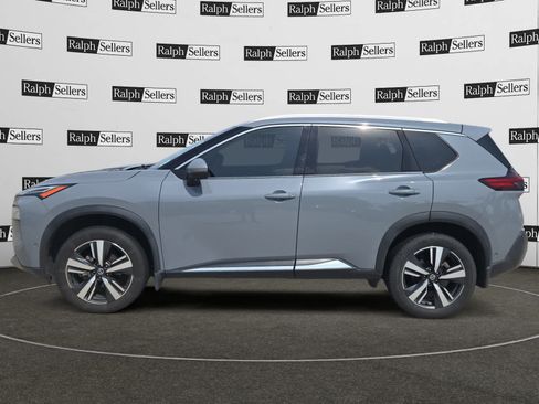 Used 2021 Nissan Rogue Platinum FWD image 3