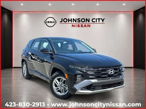 Used 2025 Hyundai Tucson SE FWD image 1