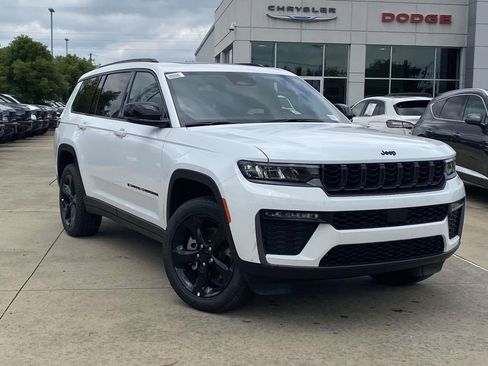New 2026 Jeep Grand Cherokee L Limited w/ Limited Altitude Package RWD image 31